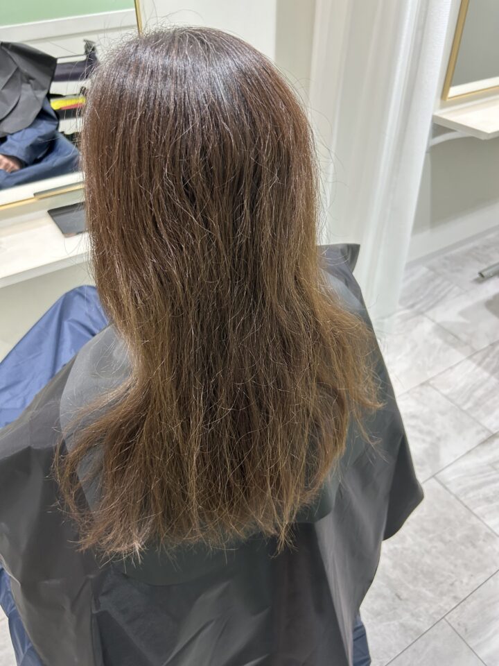 30代の髪悩みに終止符を！本町アボカドヘアーで、大人のうねり・広がりが一瞬で「鏡面ツヤ髪」に変わる理由の画像